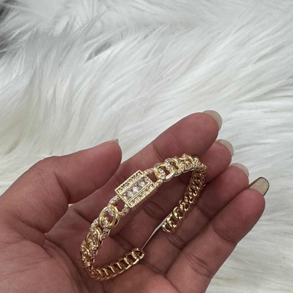 Gold Chain Bracelet with Rhinestones